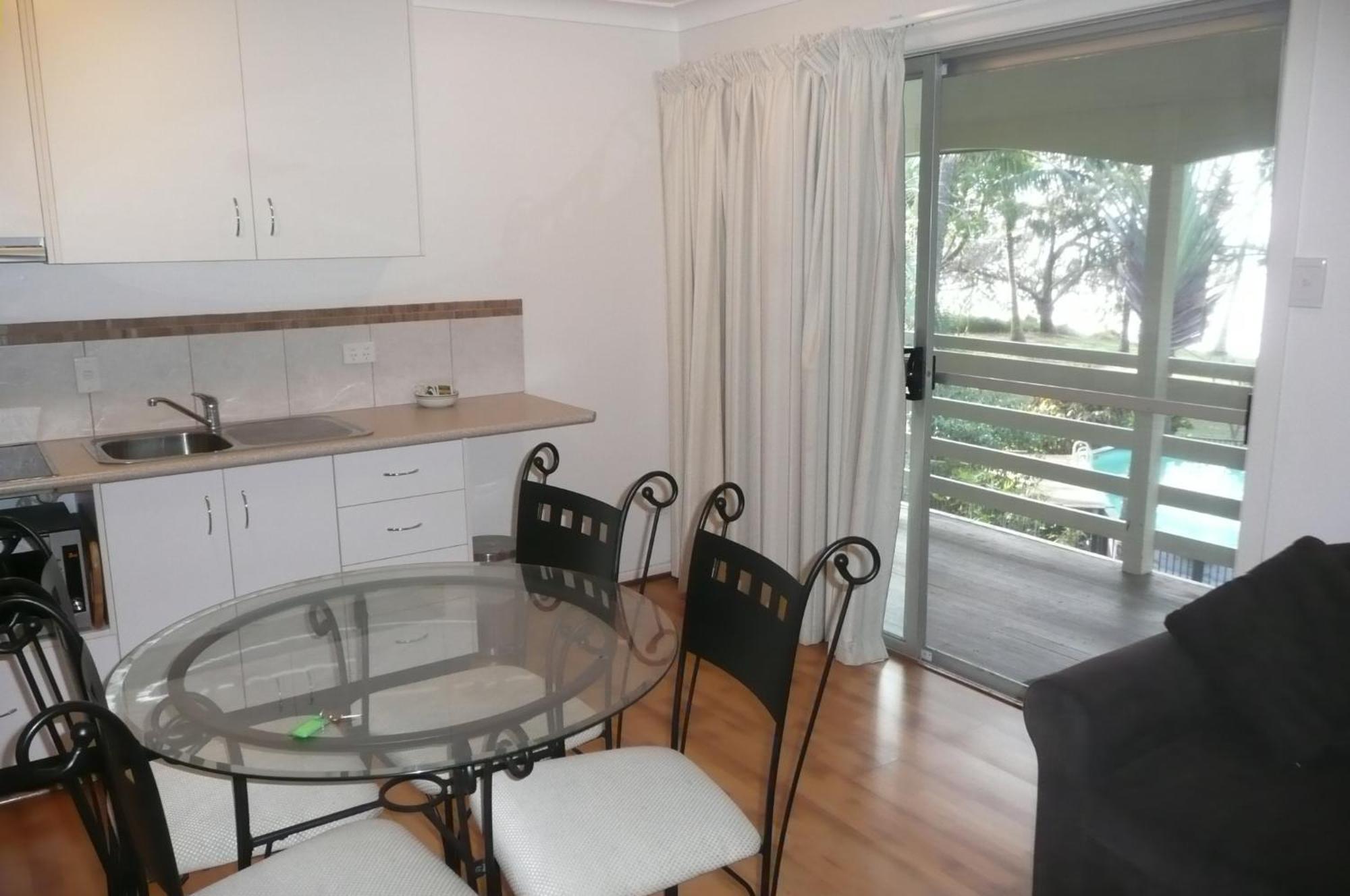 Beachside Holiday Units Bowen Exterior photo