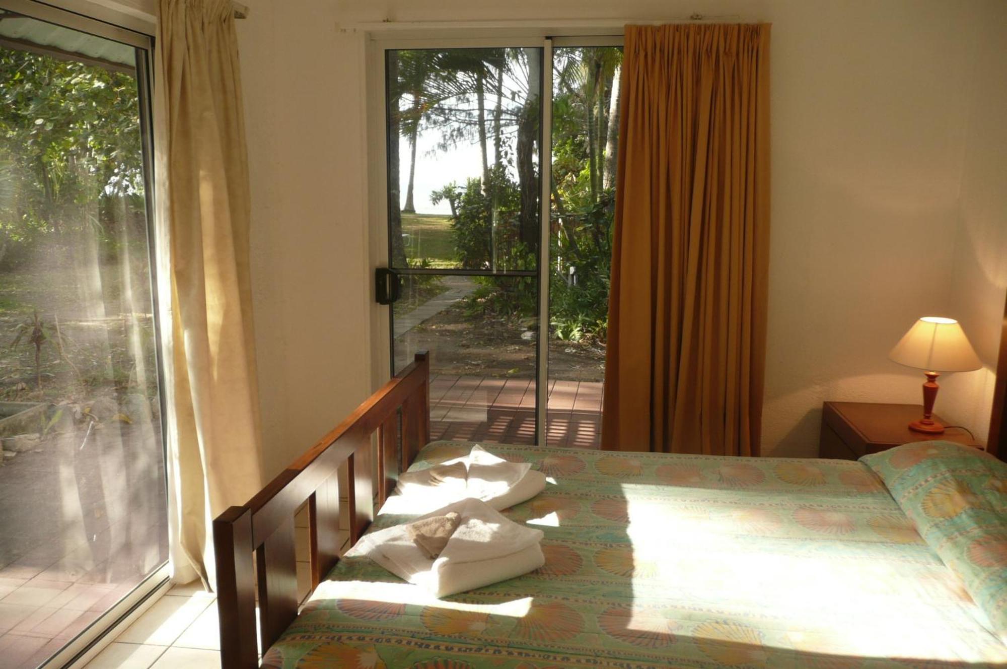Beachside Holiday Units Bowen Exterior photo