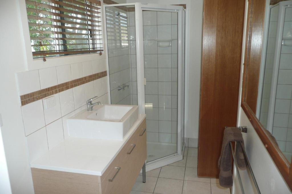 Beachside Holiday Units Bowen Room photo