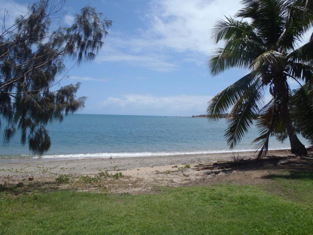 Beachside Holiday Units Bowen Room photo
